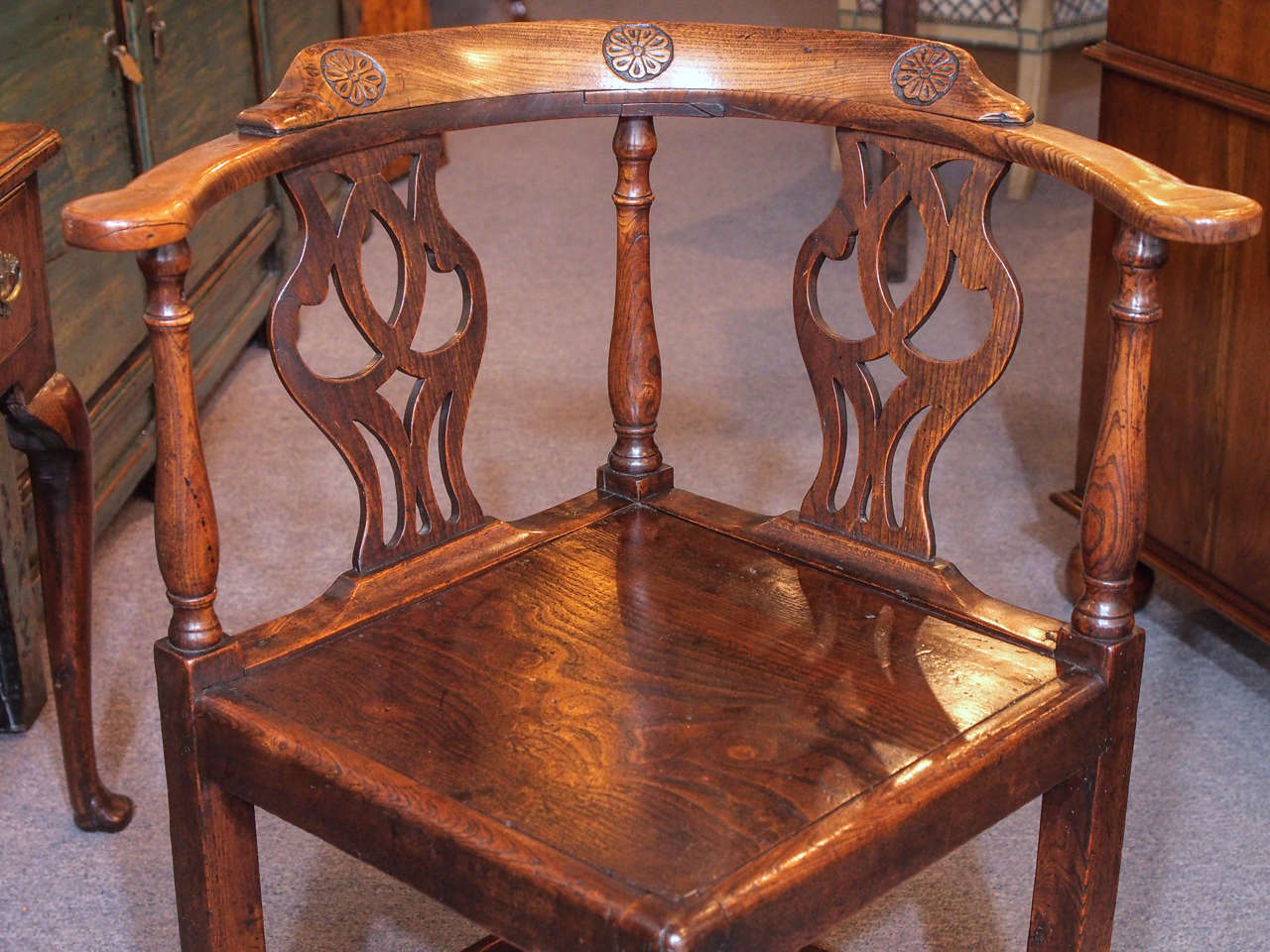 Antiker englischer Eckstuhl (George III.)