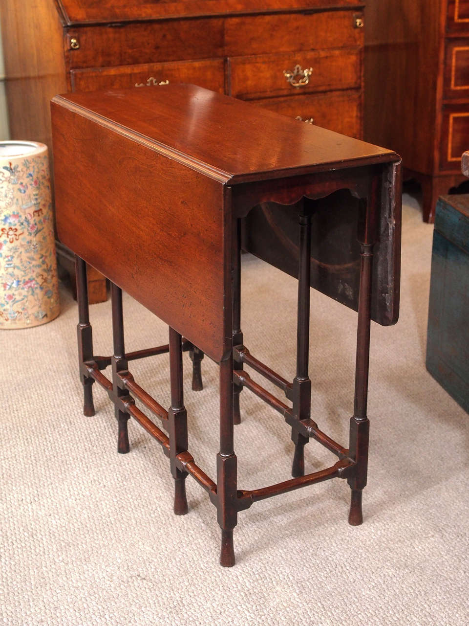 spider leg table antique