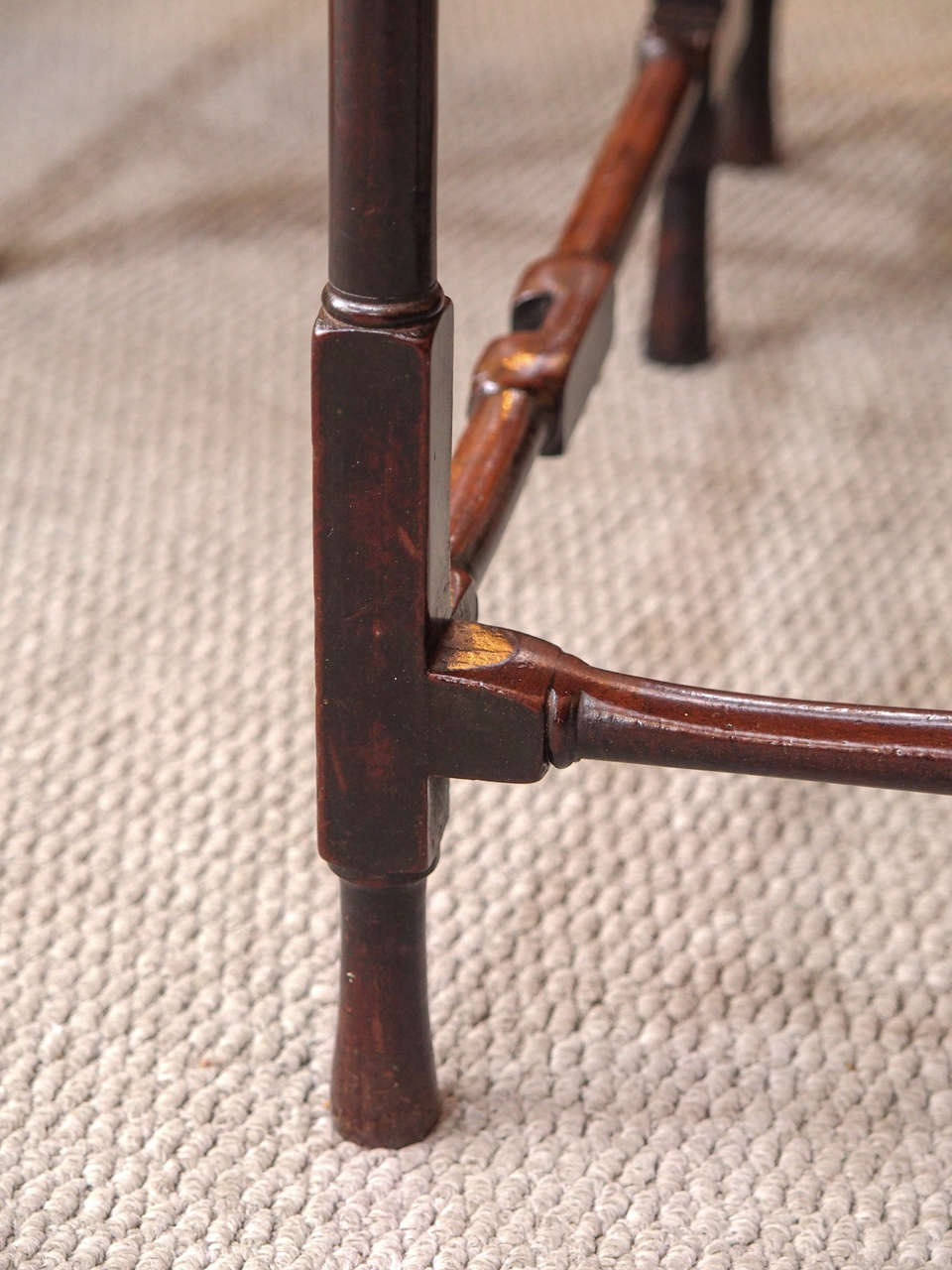 18th Century and Earlier Mid 18th century English mahogany spider-leg table