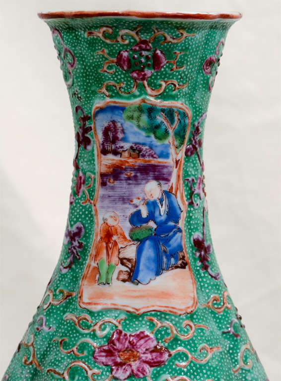A Pair of 18th Century Chinese Porcelain Vases 1