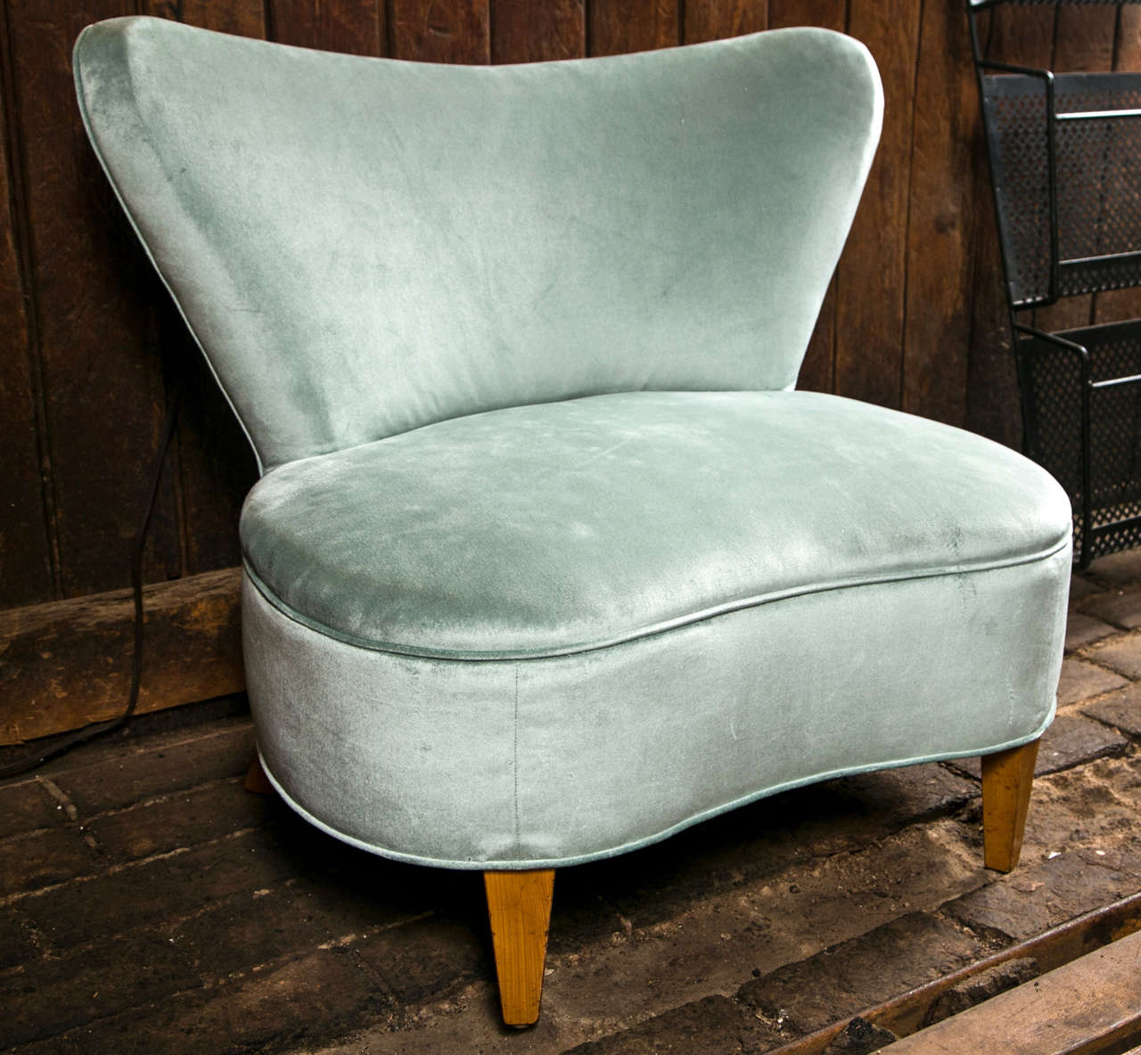 Mid-Century Modern Slipper Chair 3