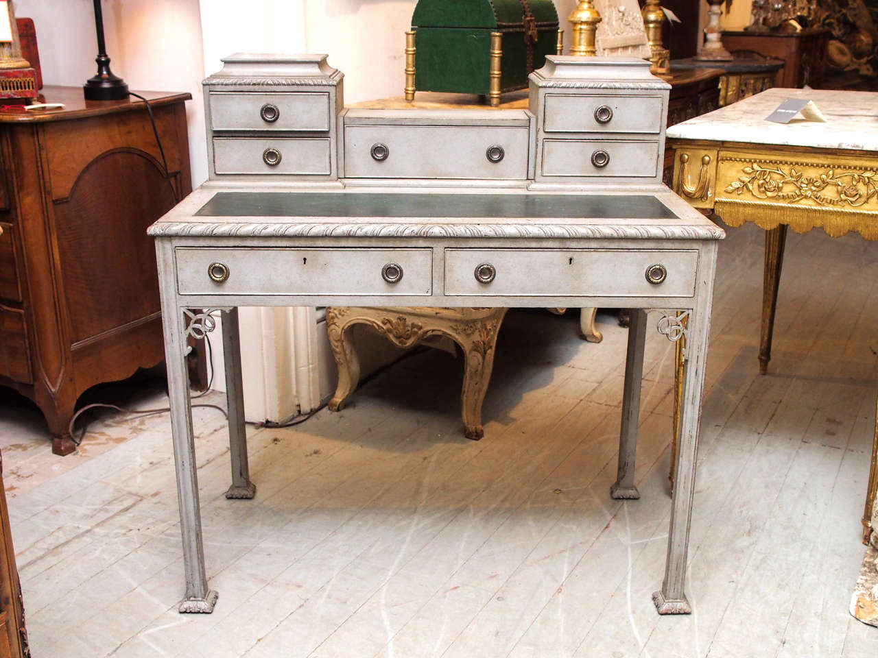 Belle Epoch Swedish desk with chinois elements.