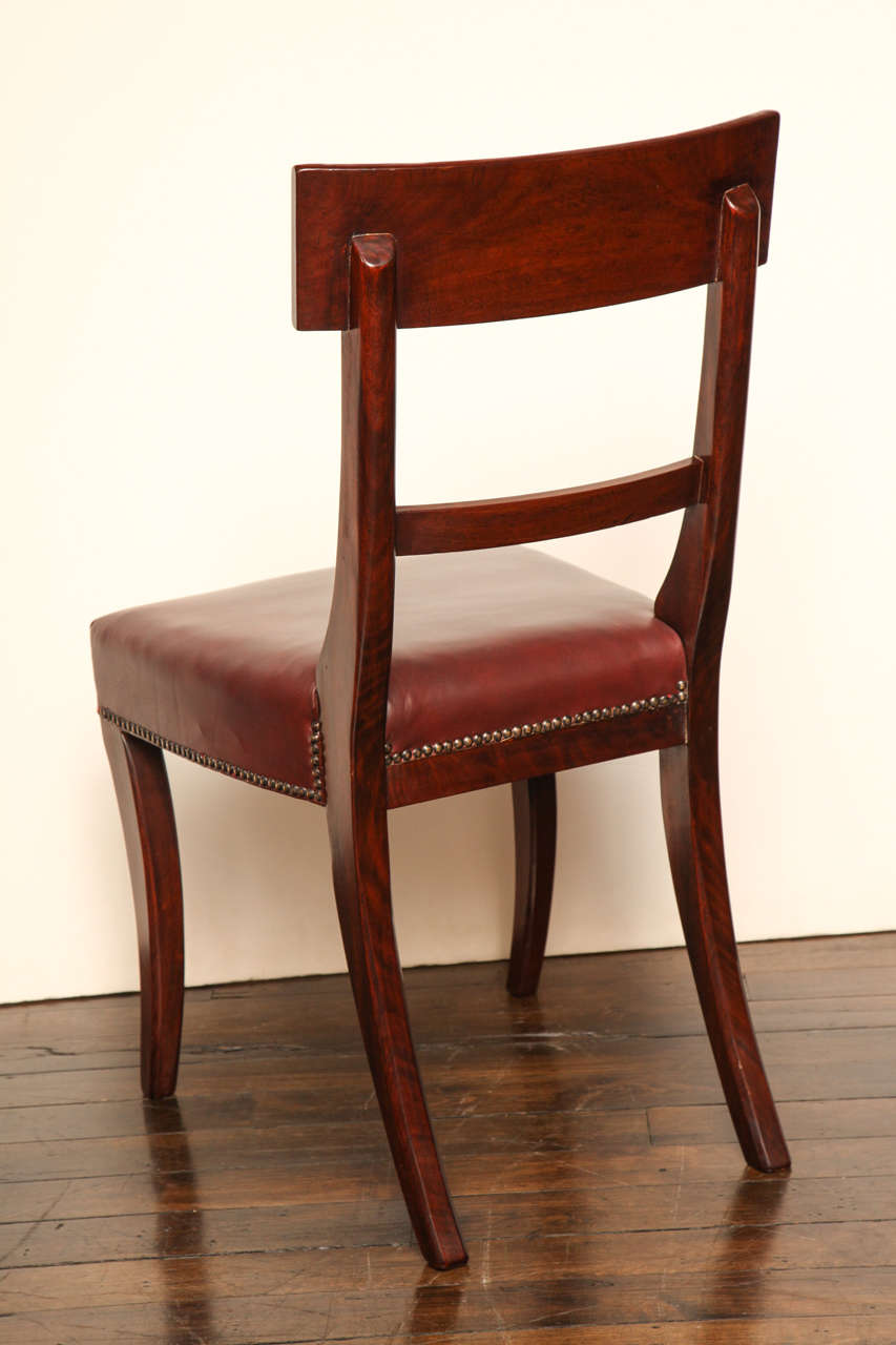 Set of Eight 19th Century English Neoclassical Dining Chairs In Good Condition In New York, NY