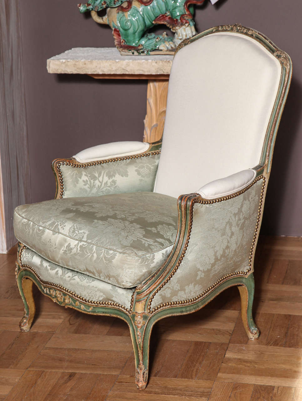A Pair of Louis XV Style Carved and Painted Bergeres, France Late 19th Century In Excellent Condition In New York, NY