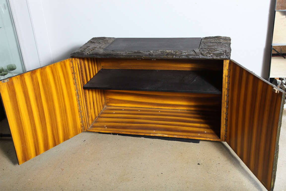 Signed Paul Evans Sculpted Bronze Relief Brutalist Floating Credenza, circa 1971 In Good Condition In Bainbridge, NY