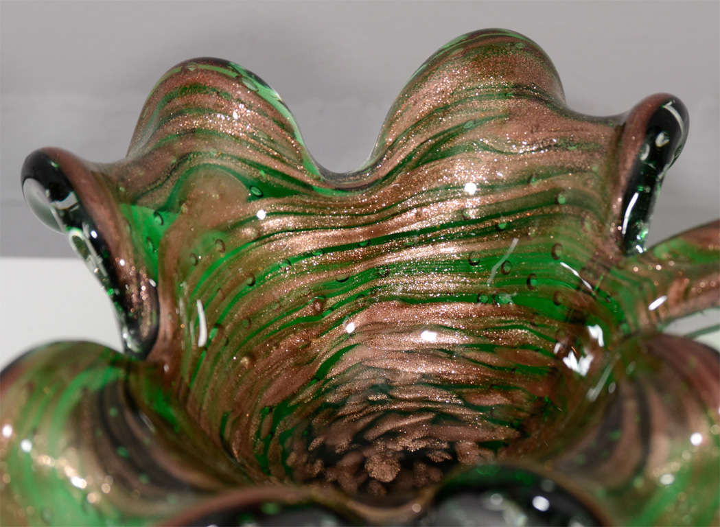 Green and Gold Murano Glass Dish In Excellent Condition In New York, NY