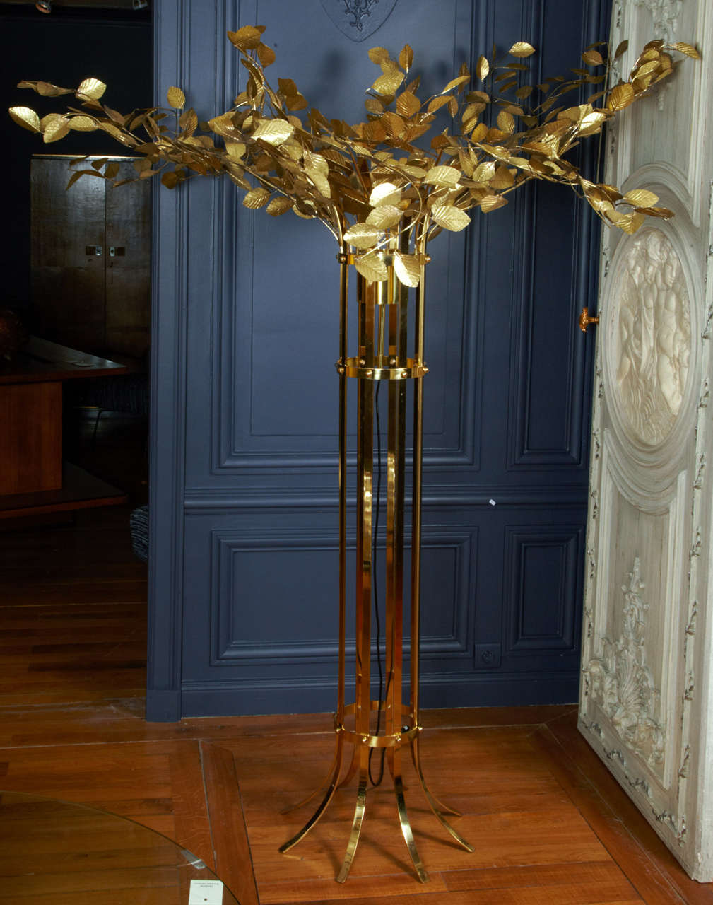 Sculpted tree lampfloor in brass and gilt metal
