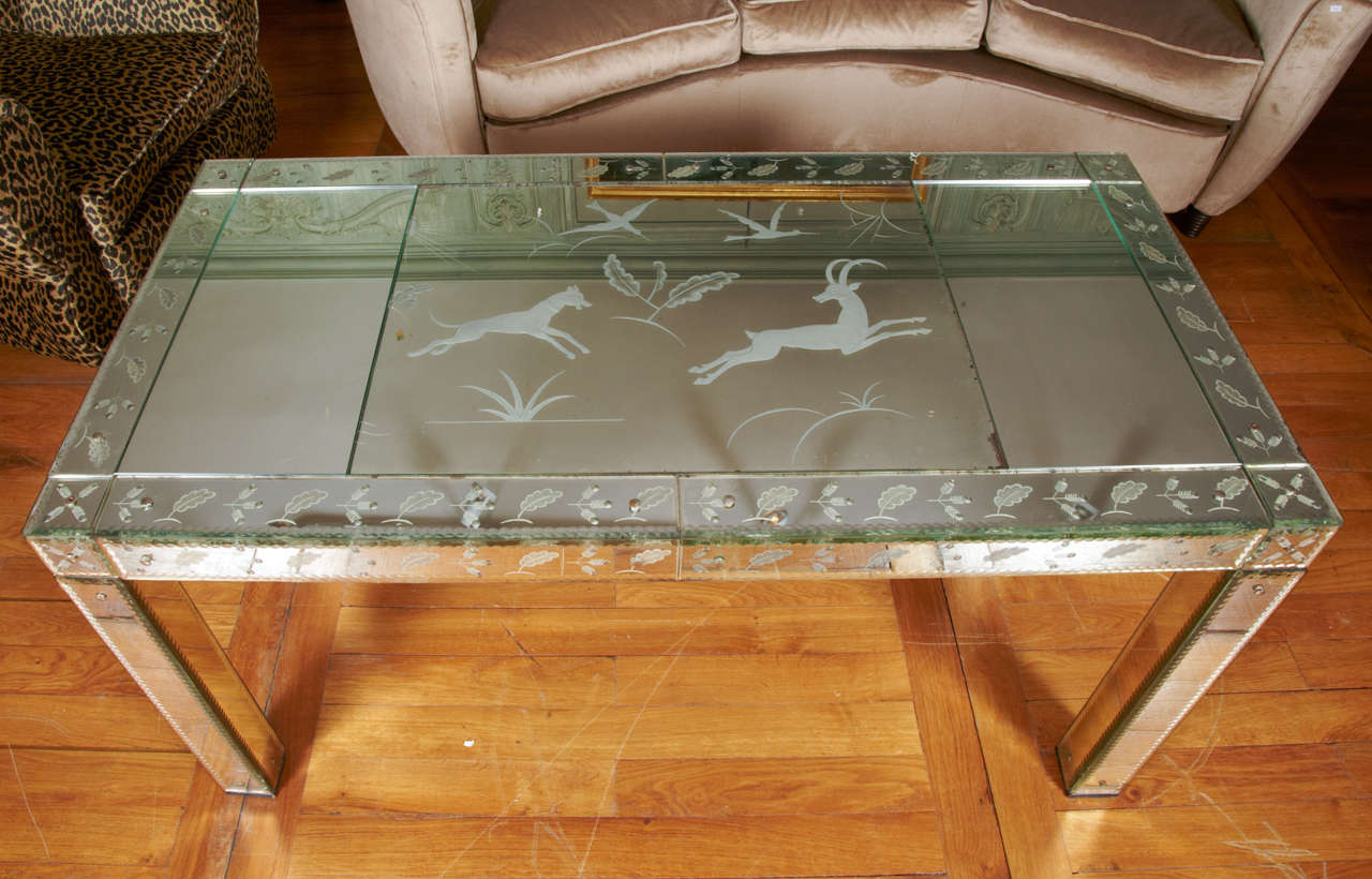 Low table totally in engraved mirror, chamois and birds on top, from Fontana Arte manufacture