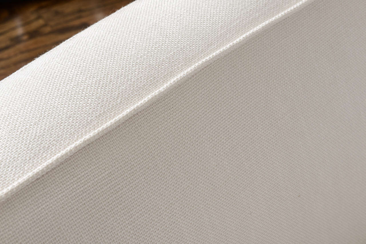 Edward Wormley for Dunbar Furniture Curved Sofa in White Fabric In Good Condition In West Palm Beach, FL