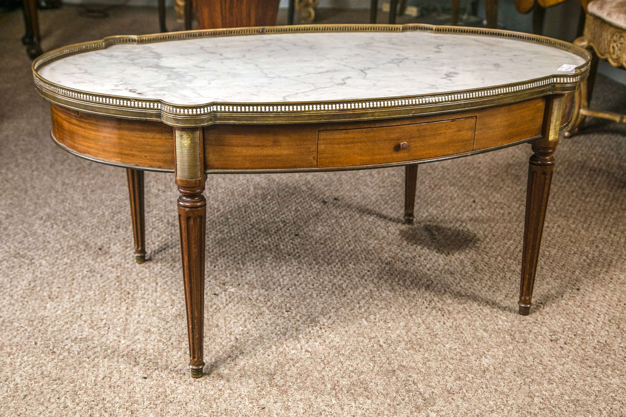 Louis XVI Style Marble-Top Low Table or Coffee Table by Maison Jansen In Good Condition In Stamford, CT