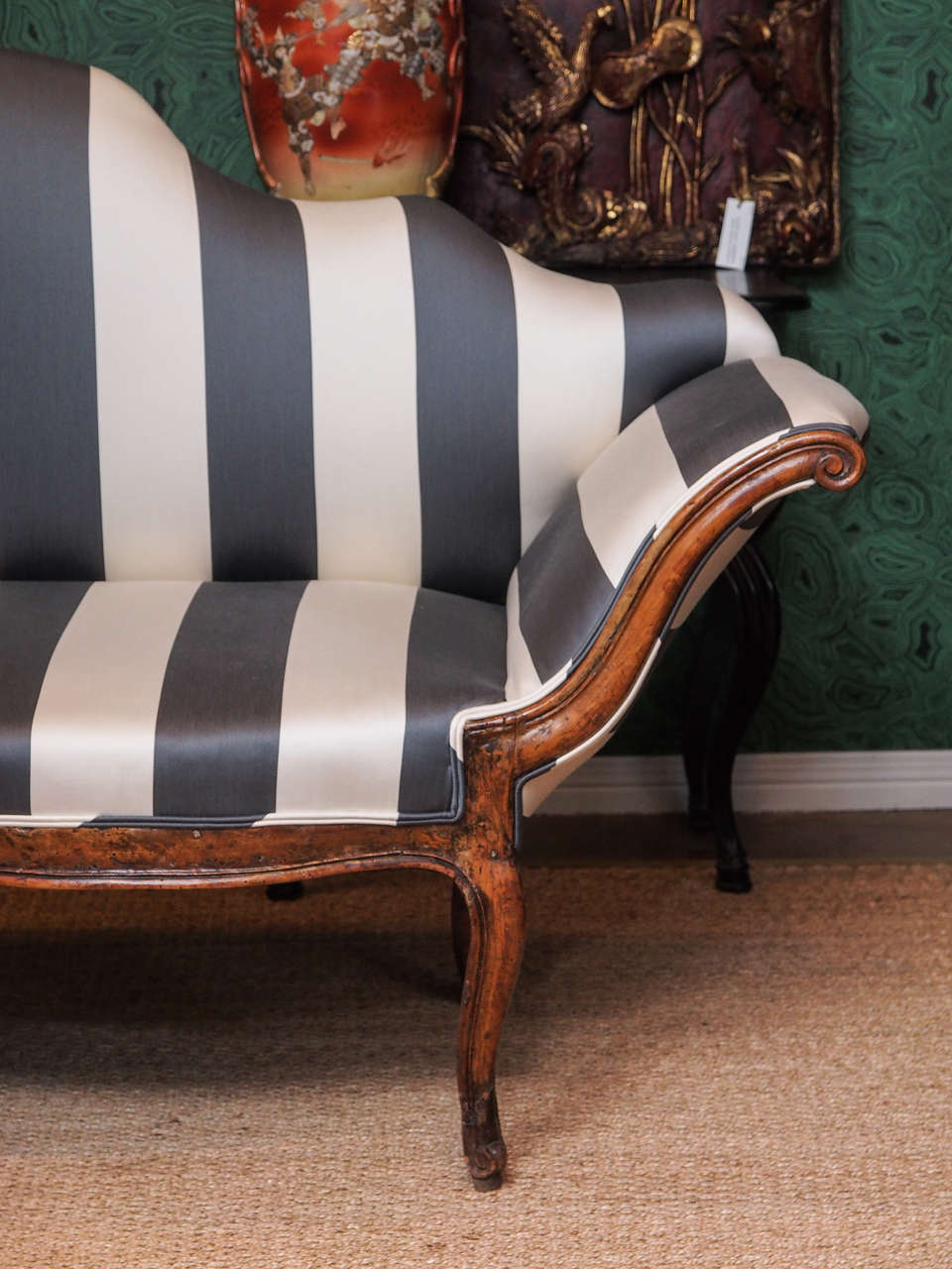 Italian Rococo Settee in Stripe Upholstery In Excellent Condition In New Orleans, LA