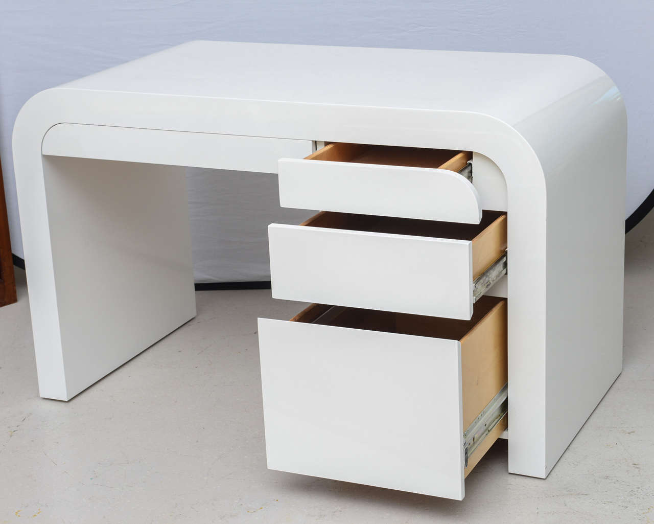 white lacquered desk