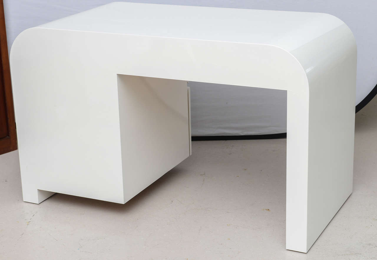 Mid-Century Modern White Lacquer Desk 1