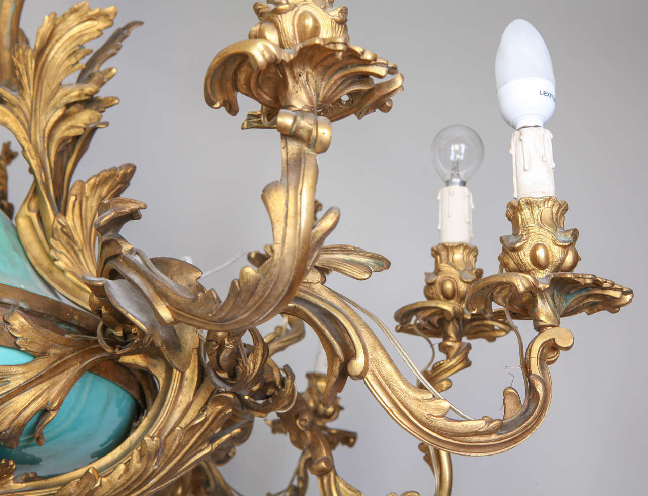 French Chandelier in Gilded Bronze and Porcelain