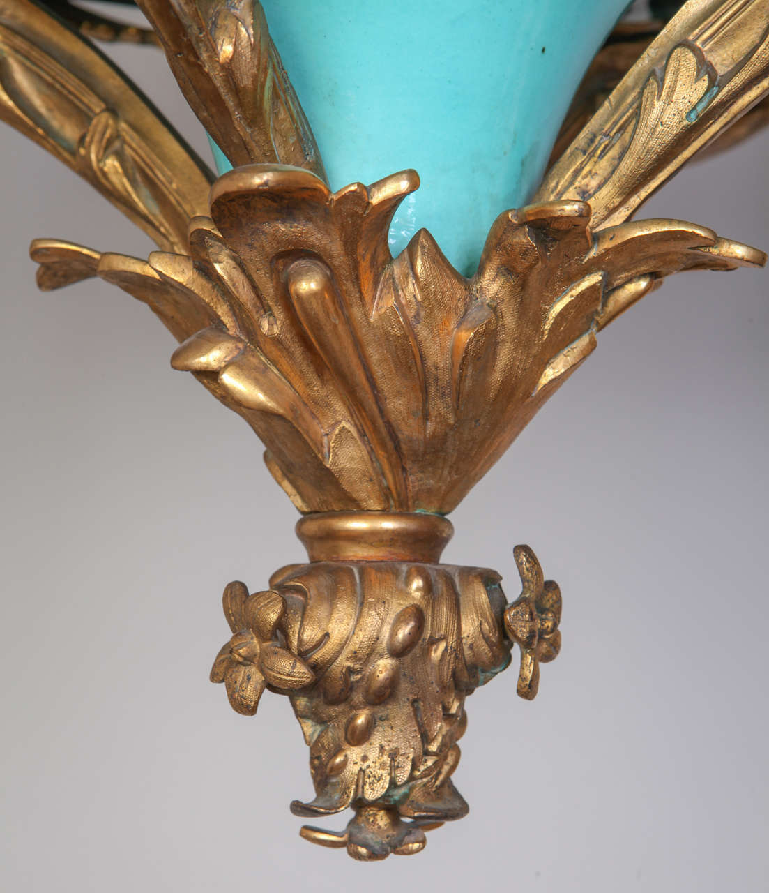 19th Century Chandelier in Gilded Bronze and Porcelain