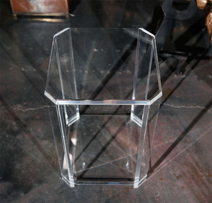 A Lucite Side Table / Pedestal 2