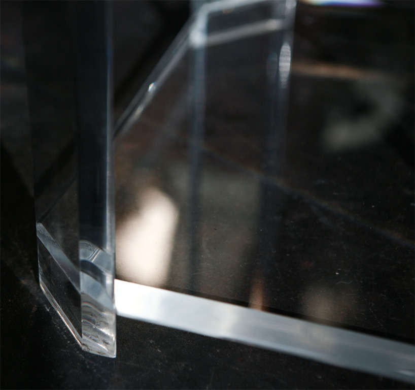 A Lucite Side Table / Pedestal 3