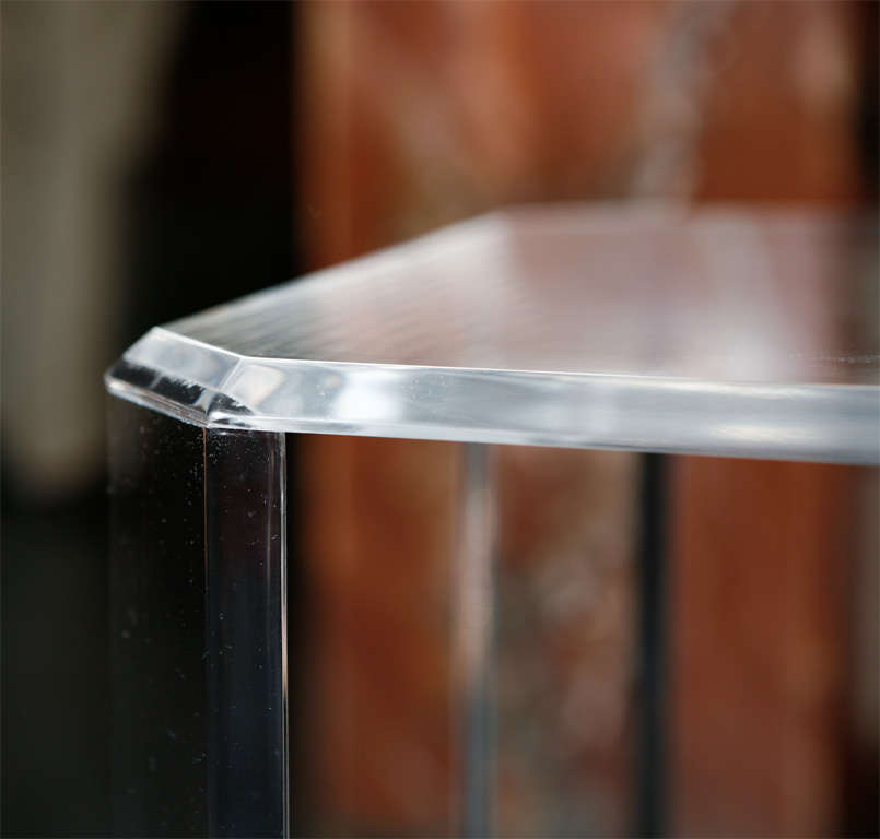 A Lucite Side Table / Pedestal 4
