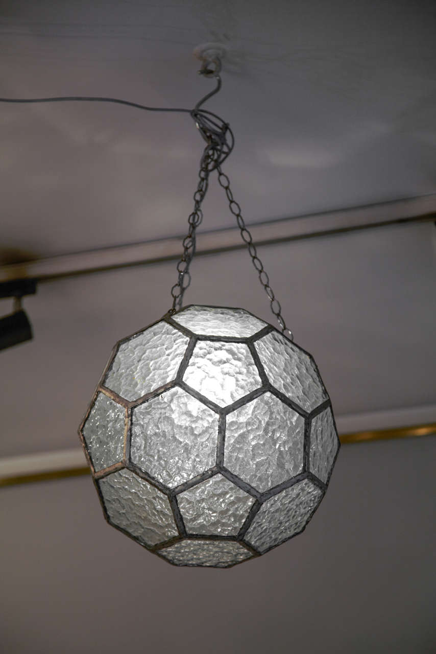 French Round pendant