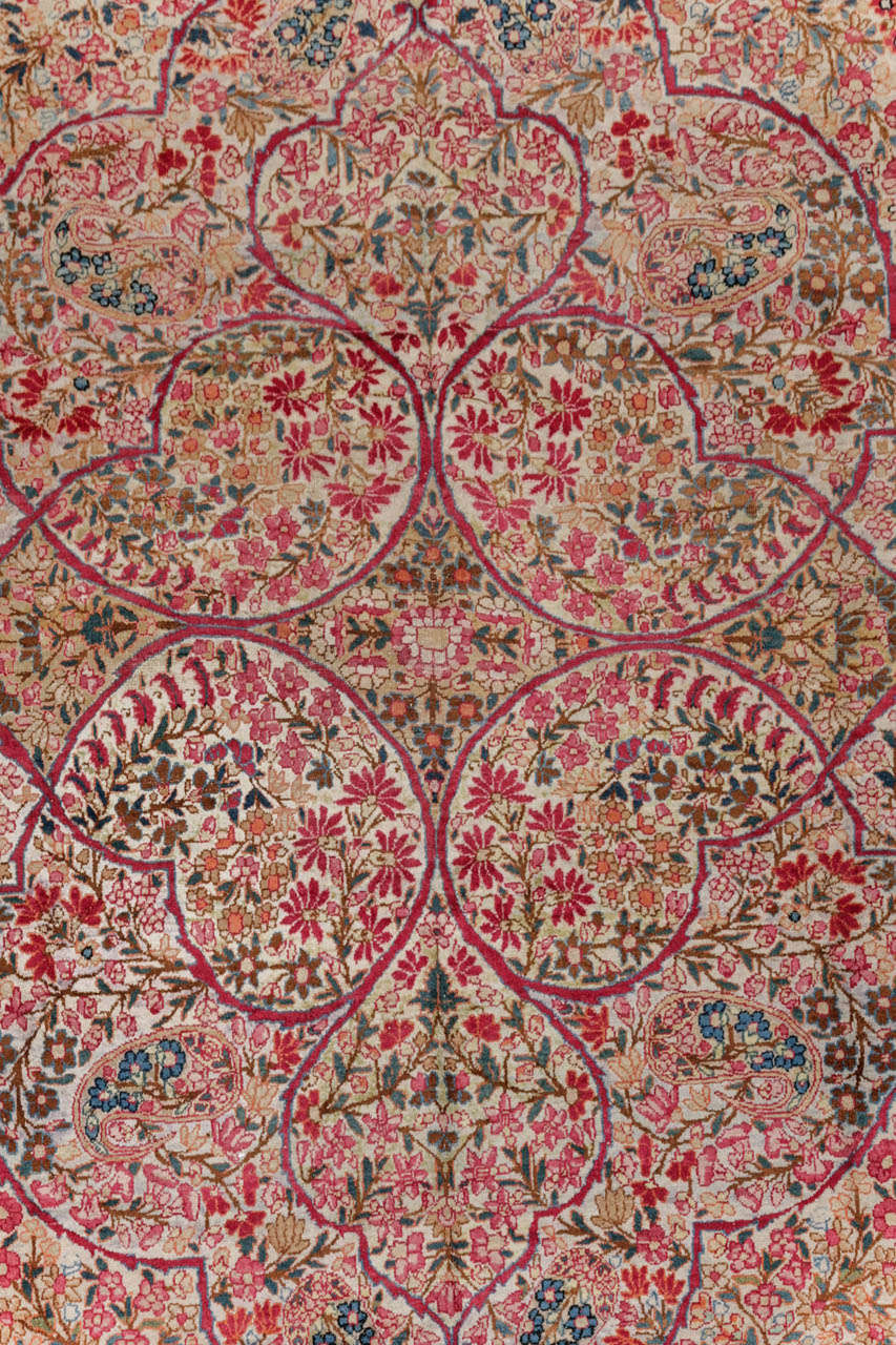 Fine Laver Kirman rug In Good Condition For Sale In London, GB