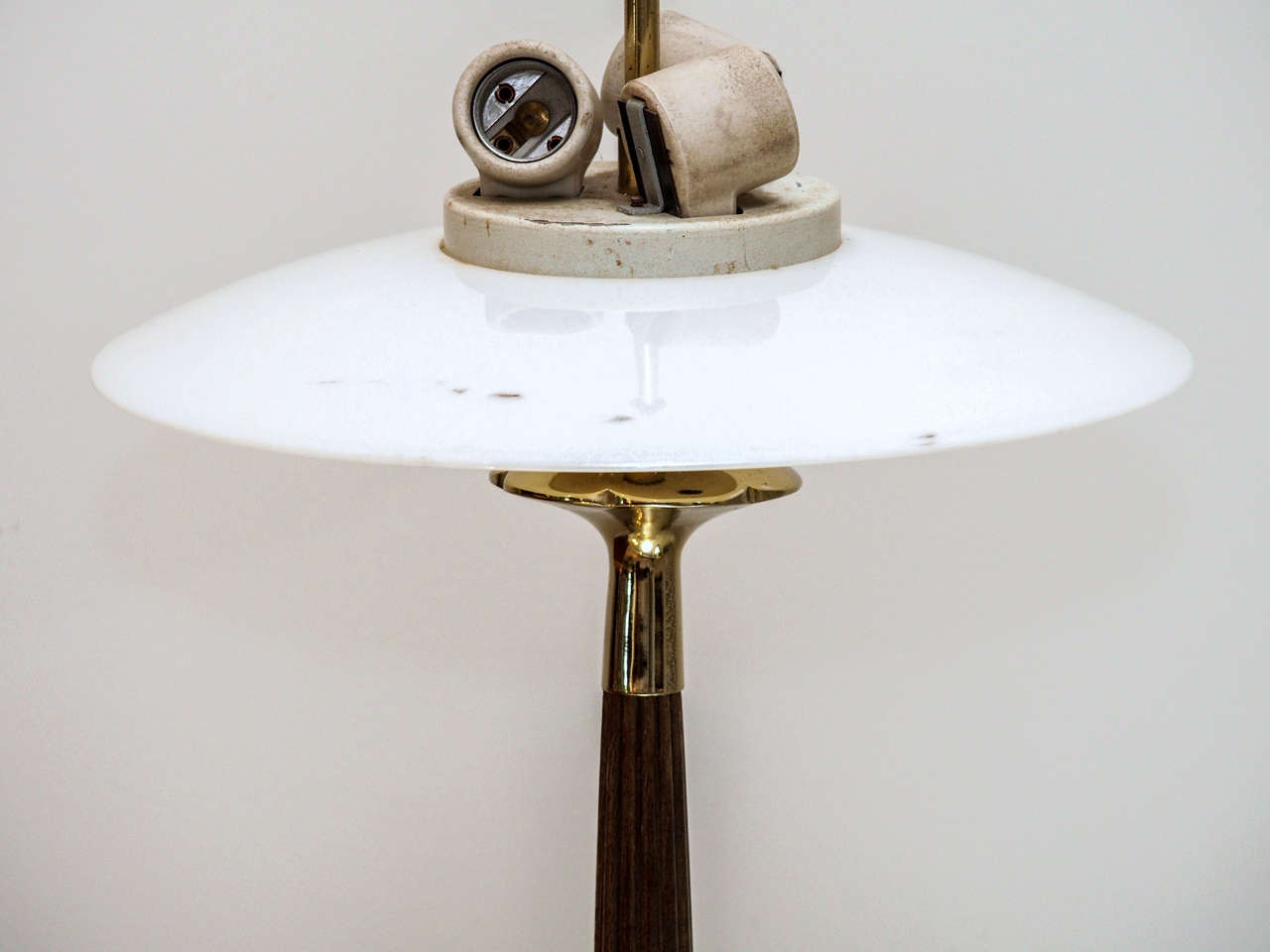 Mid-Century Table Lamp by Laurel In Good Condition For Sale In New Orleans, LA