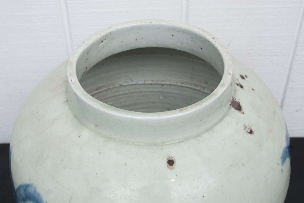 Ceramic Swatow Ware Large Urn