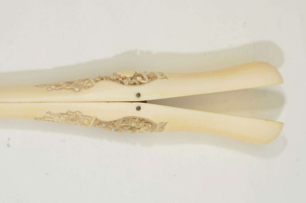 19th Century Chinese Ivory Export Glove Stretch In Excellent Condition For Sale In New York, NY