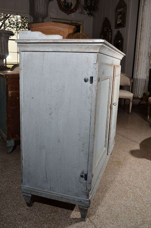 Swedish Gustavian Painted Cabinet For Sale 1