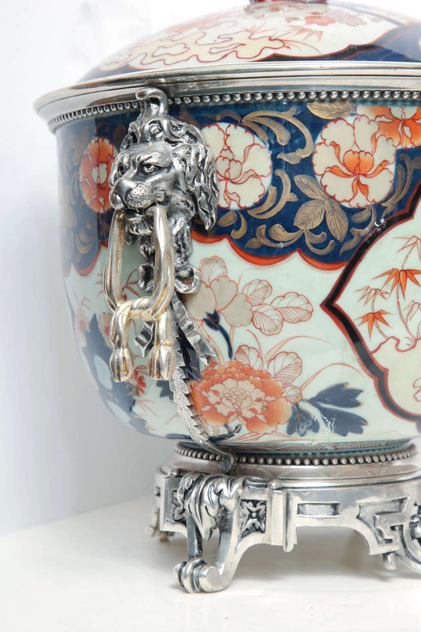 Pair of Imari Porcelain and Silvered Bronze Covered Bowl Centerpieces In Good Condition In New York, NY