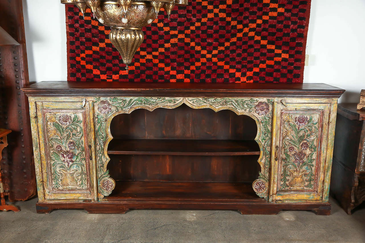 Large hand-painted Hispano Moresque cabinet.
Nice handcrafted and hand-painted with floral designs, cabinet with two doors and shelves.
Great to add in a Moroccan, Spanish Moorish room design.