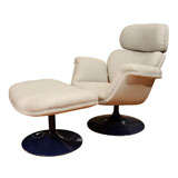 Tulip Lounge Chair and Ottoman by Pierre Paulin