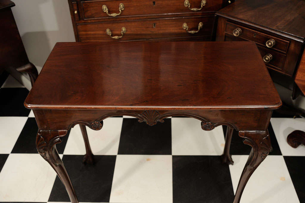 Mahogany Side Table In Excellent Condition For Sale In New York, NY