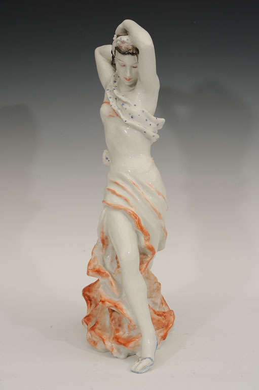 Rosenthal  Figurine  of 1940s Showgirl In Excellent Condition In New York, NY