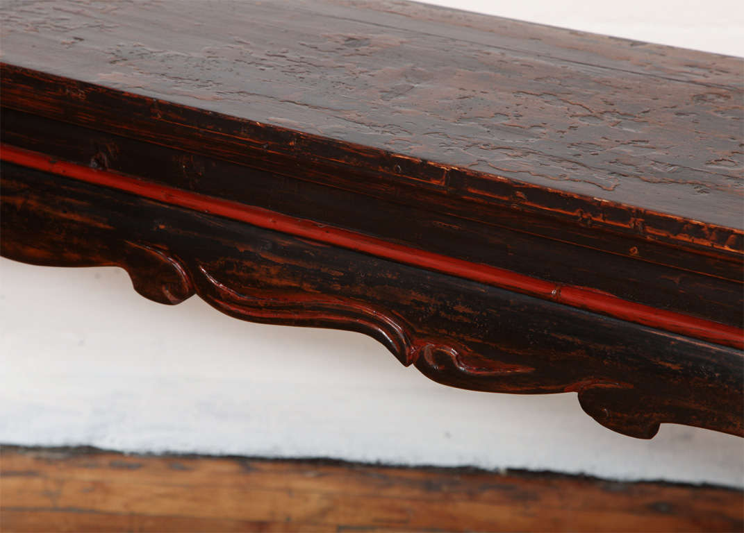 Chinese Black Lacquered Elm Shanxi Console Table from the Mid-19th Century In Good Condition In Yonkers, NY