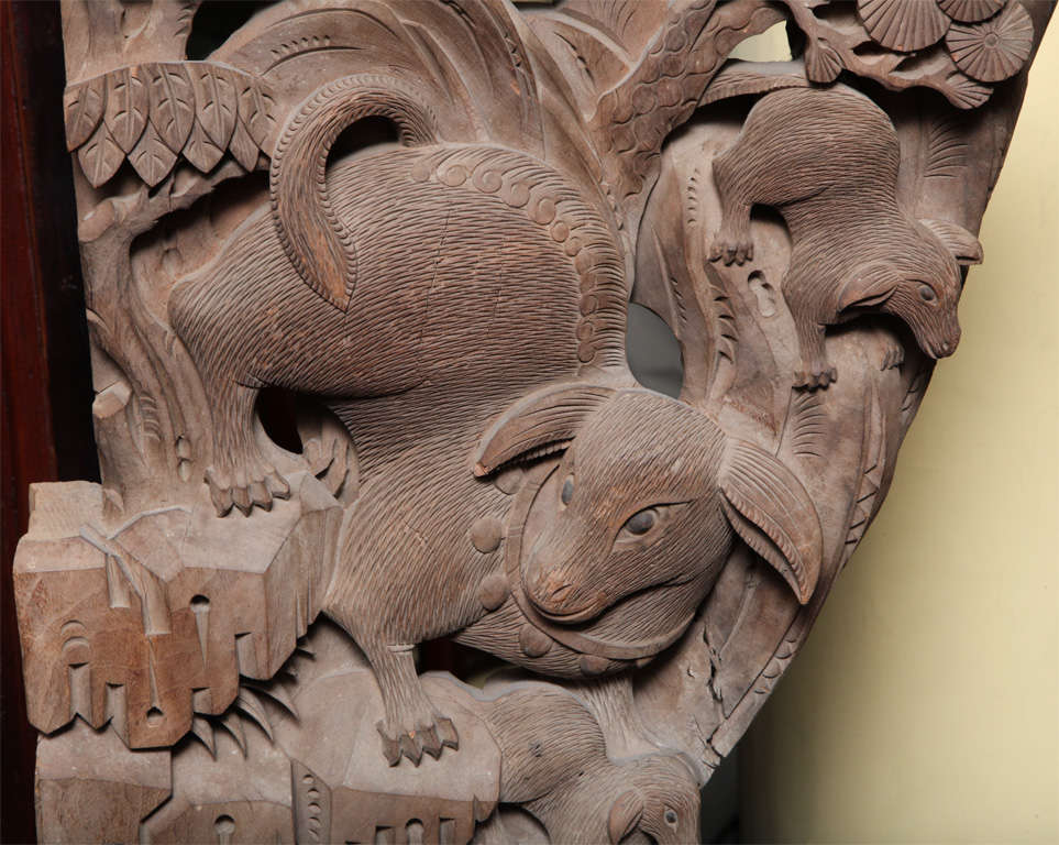 Pair of Mid-19th Century Carved Temple Corbels with Animals and their Young In Good Condition In Yonkers, NY