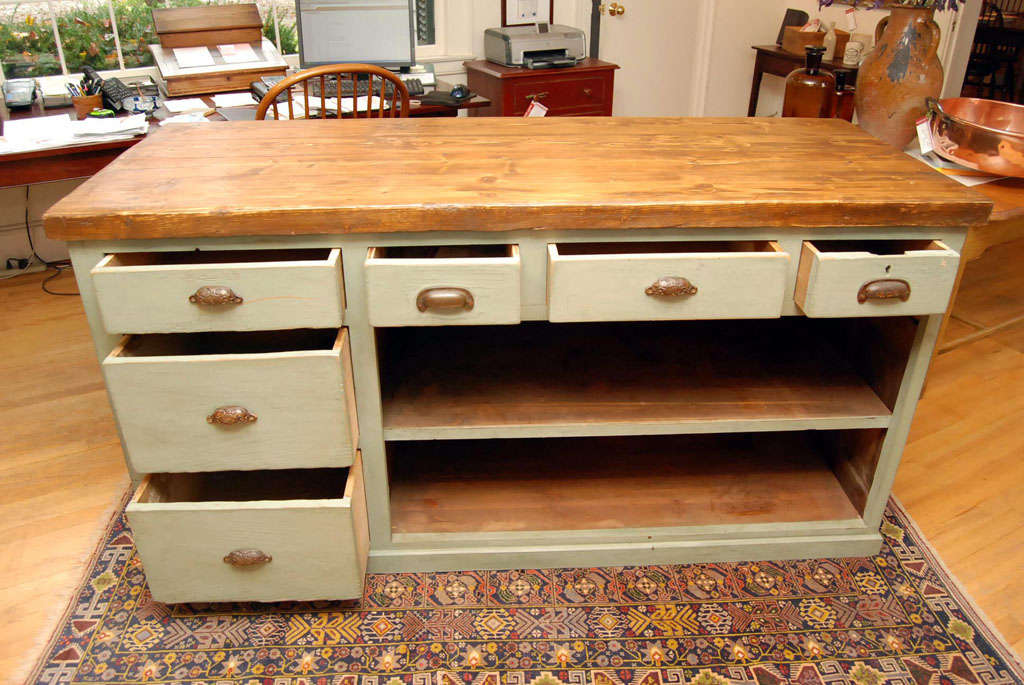 Painted English Counter from General Store In Excellent Condition In Sheffield, MA