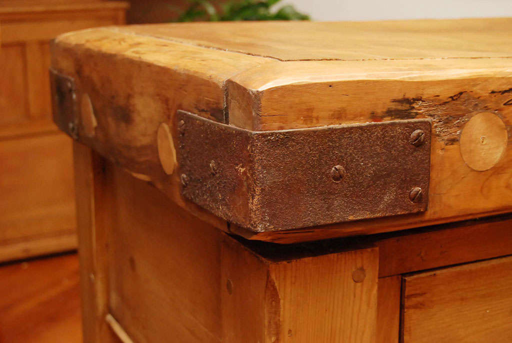 Original Butcher Block Center Island In Excellent Condition In Sheffield, MA