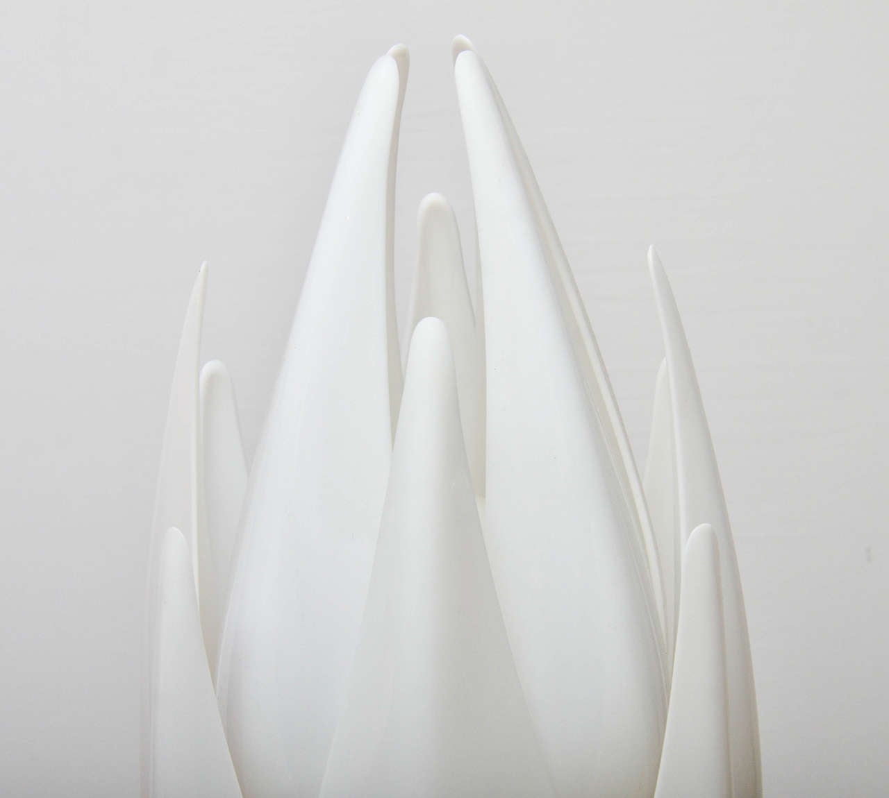 Canadian Rougier Acrylic Tulip Petal Lamp For Sale