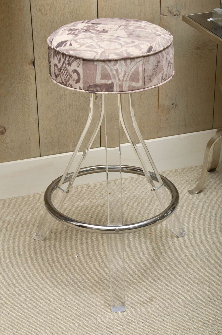 Beautiful Vintage Oval Lucite Bar with Two Bar Stools 4