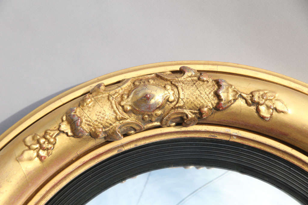 Period William IV Giltwood Convex Mirror In Excellent Condition For Sale In West Palm Beach, FL