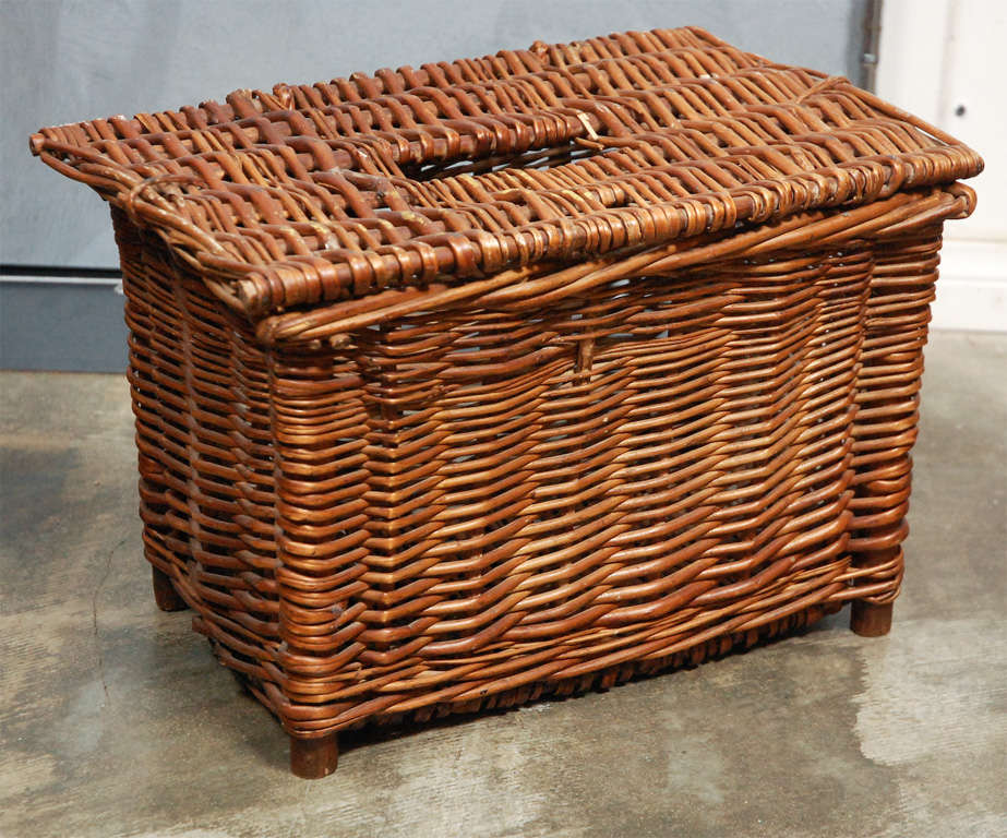 decorative fishing creel basket