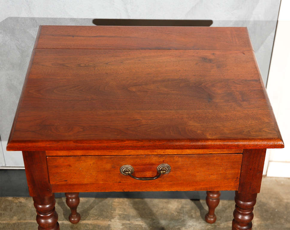 American Antique One Drawer Table on Turned Legs For Sale