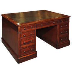 Antique English mahogany partner
s desk