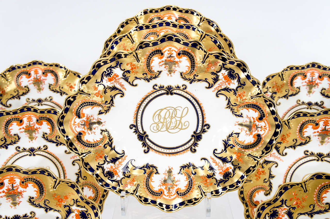 Service à dessert Royal Crown Derby « Imari » de 16 pièces avec or Excellent état - En vente à Great Barrington, MA