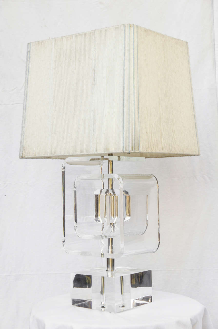 Les Prismatiques 1970's Heavy Lucite Table Lamps In Excellent Condition For Sale In Canaan, CT