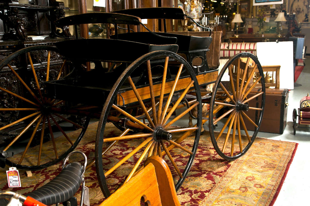 Antique Horse Drawn Buggy Carriage Wagon In Good Condition In Stamford, CT