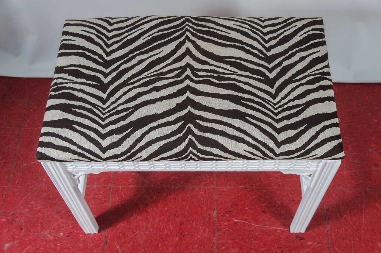 Chinese Chippendale-Style Painted Bench In Good Condition For Sale In Sheffield, MA