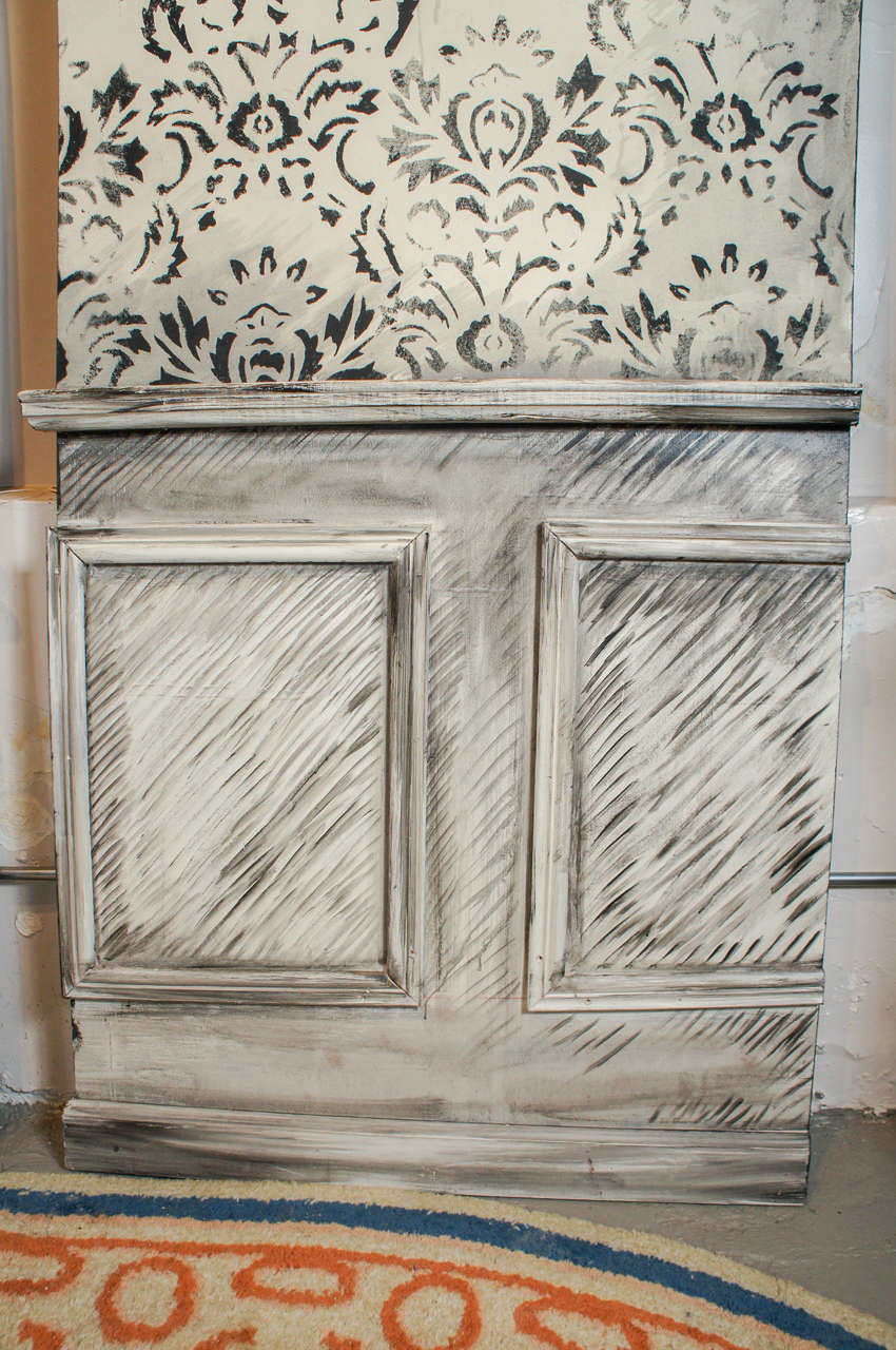 Pair of Faux Painted Panels In Good Condition In Hudson, NY