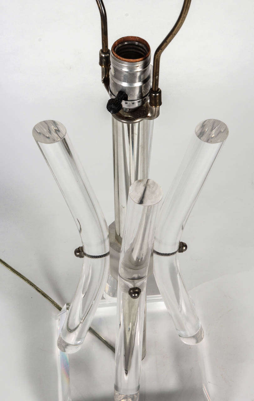 Unusual Form Lucite Desk Lamp In Good Condition For Sale In Toronto, ON