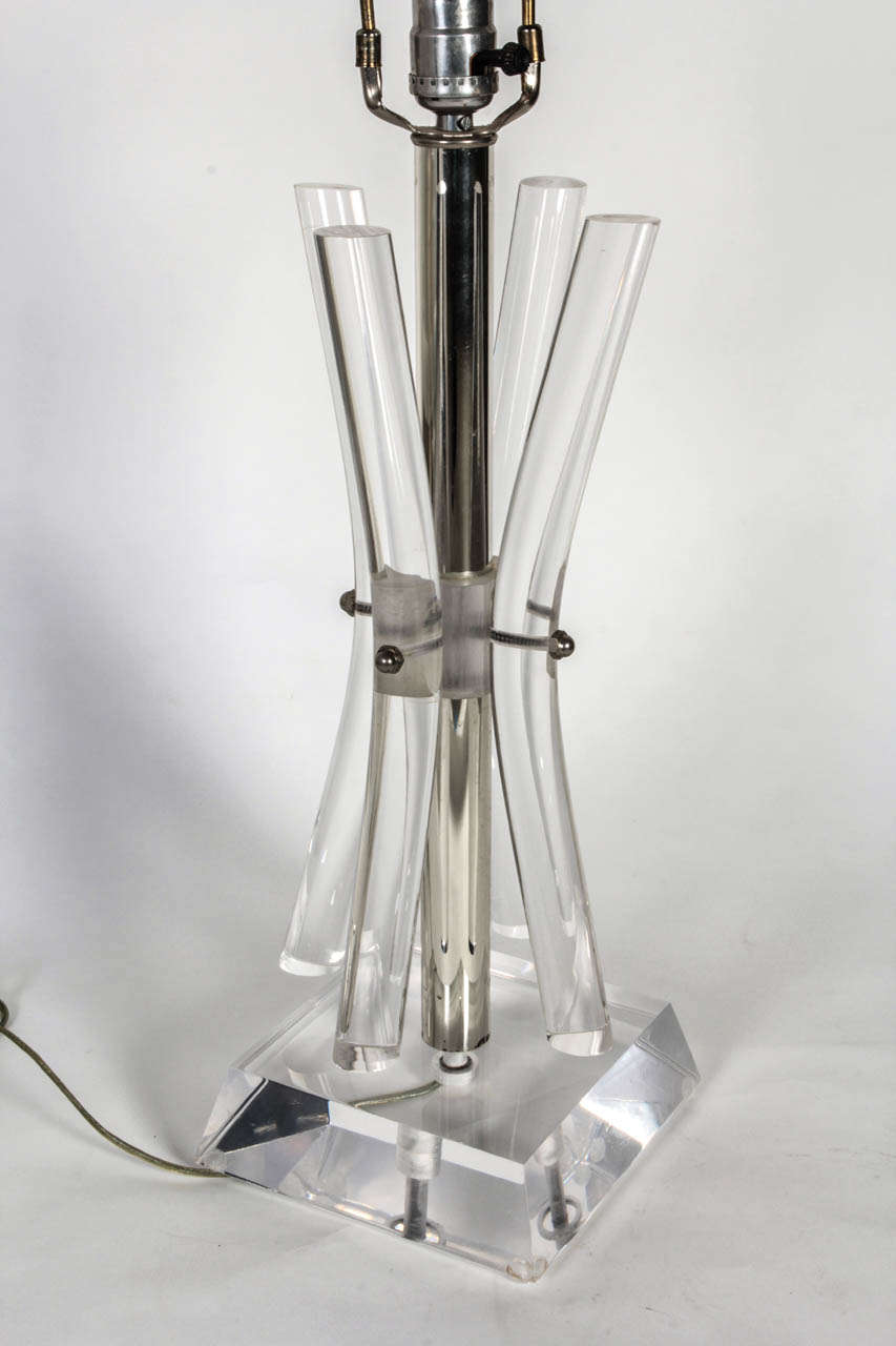 Unusual Form Lucite Desk Lamp For Sale 1